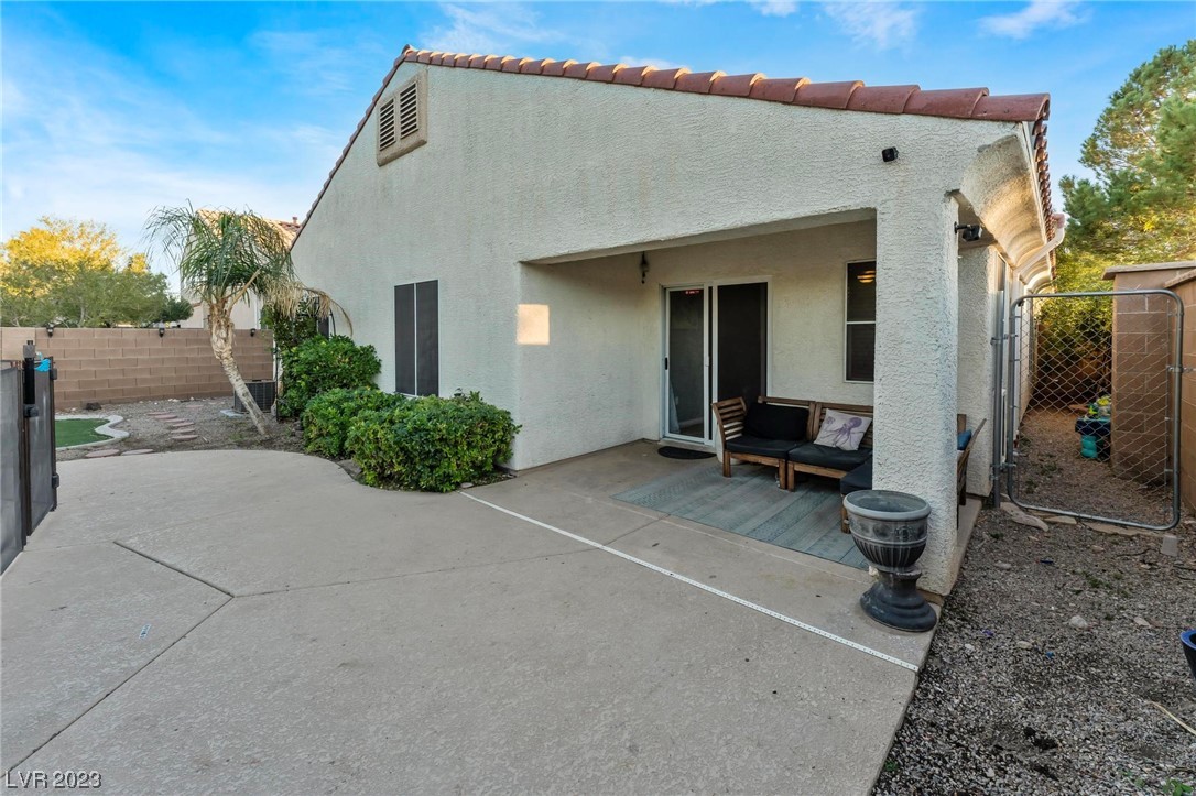 3670 Saint Nazaire Avenue