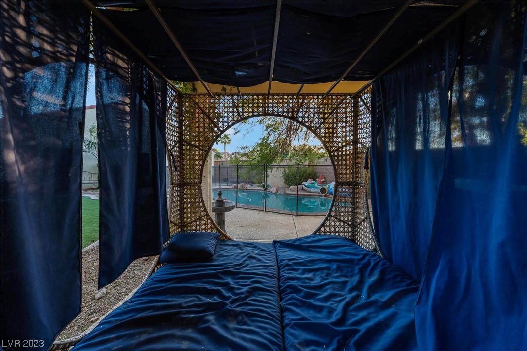 3670 Saint Nazaire Avenue