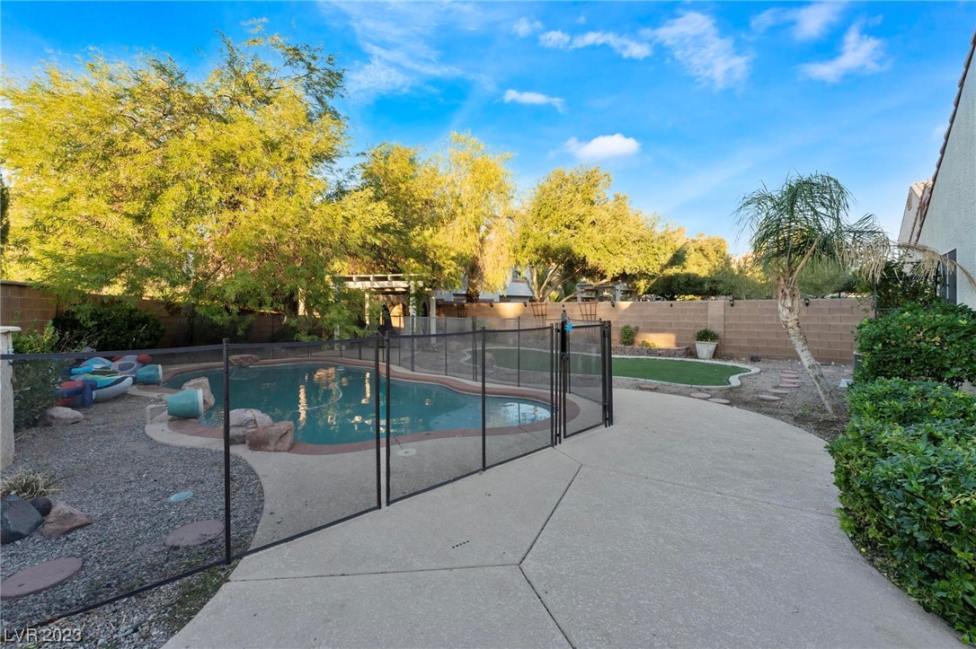 3670 Saint Nazaire Avenue