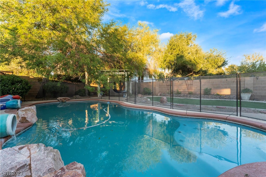 3670 Saint Nazaire Avenue