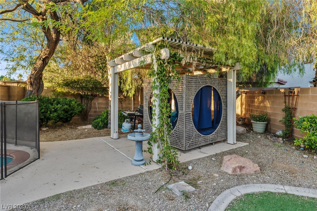 3670 Saint Nazaire Avenue