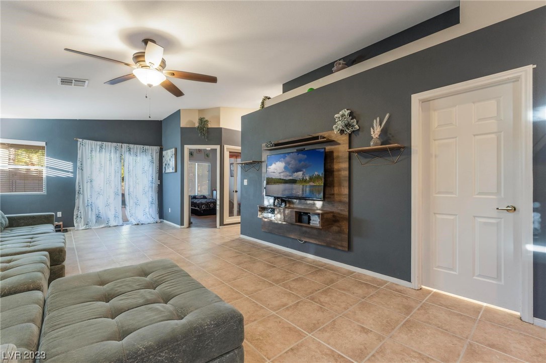 3670 Saint Nazaire Avenue