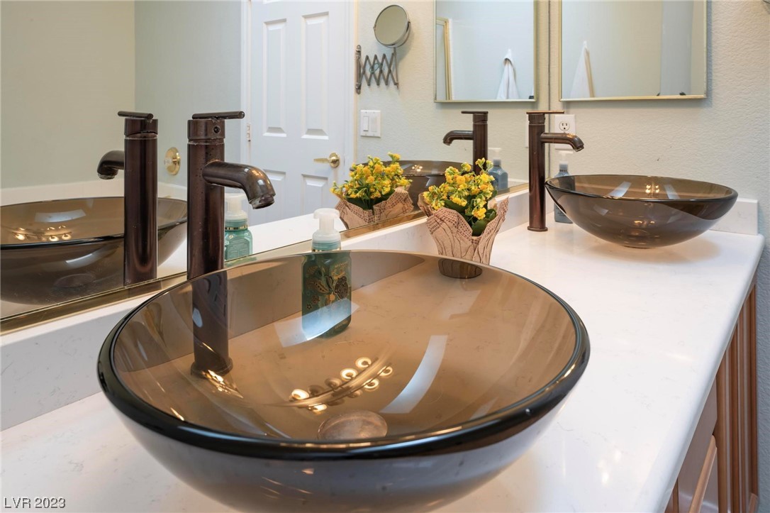 3670 Saint Nazaire Avenue