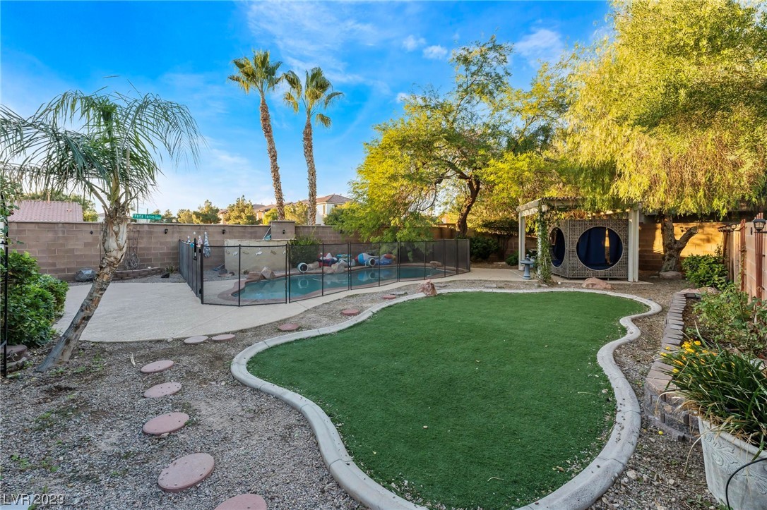 3670 Saint Nazaire Avenue