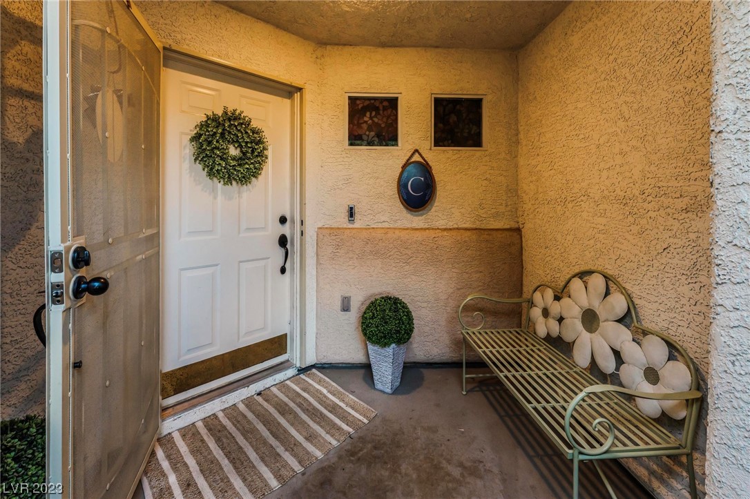 3670 Saint Nazaire Avenue