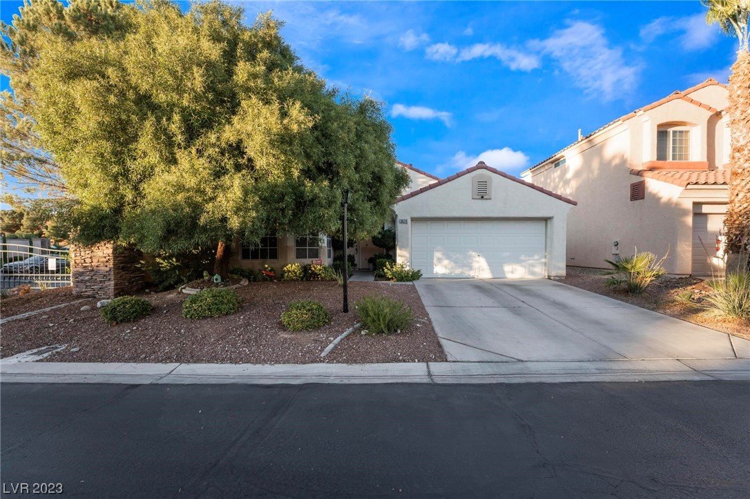 3670 Saint Nazaire Avenue