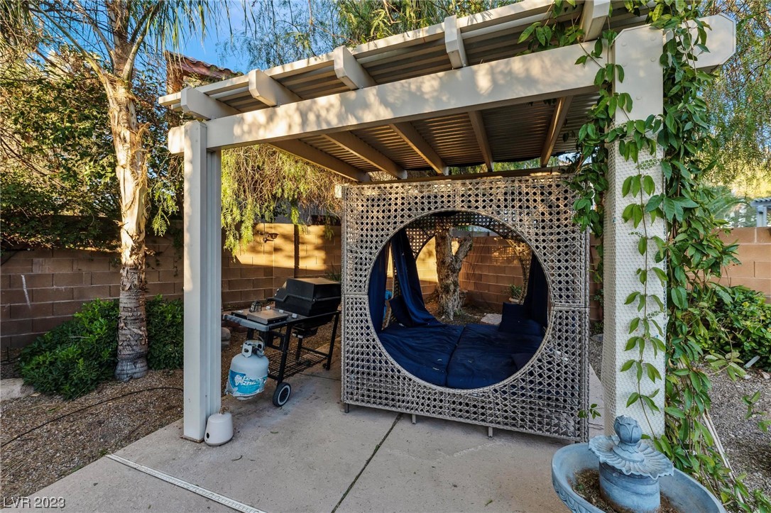 3670 Saint Nazaire Avenue