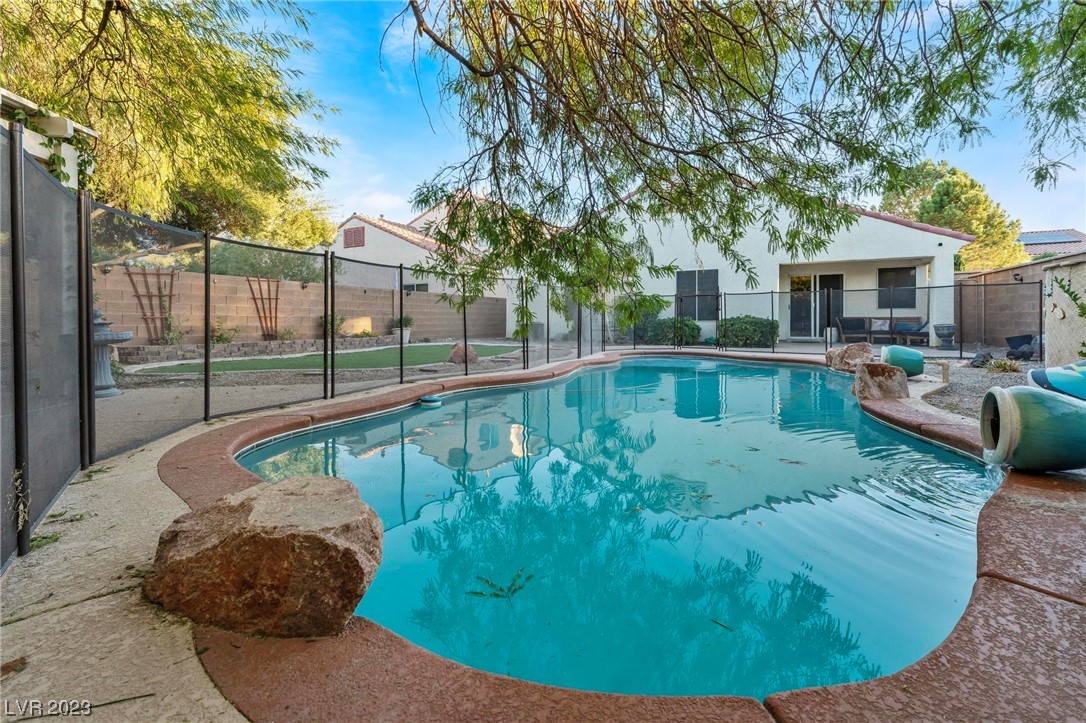 3670 Saint Nazaire Avenue