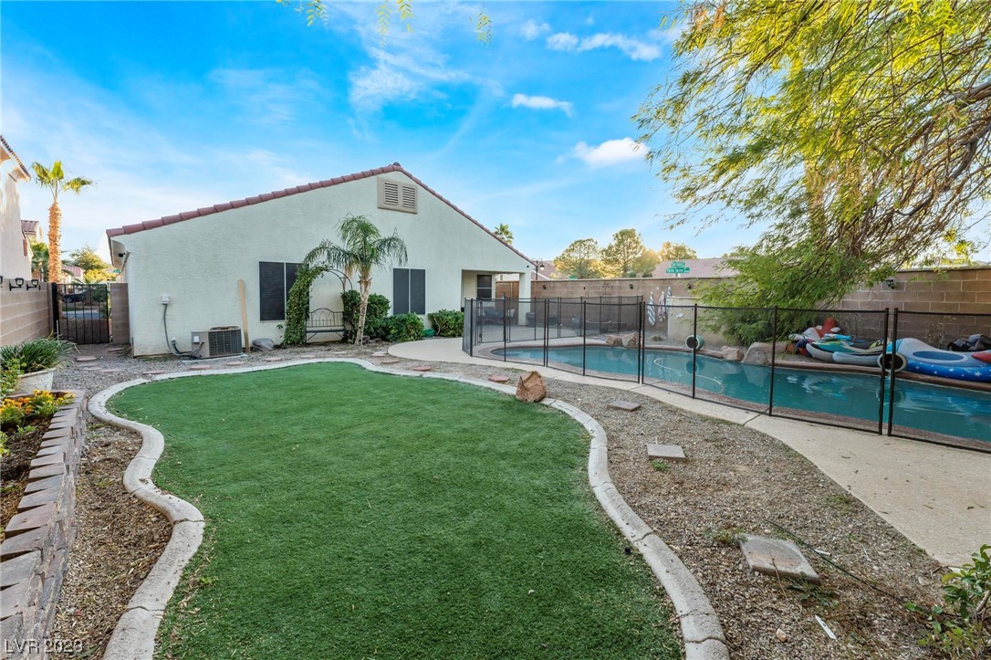 3670 Saint Nazaire Avenue