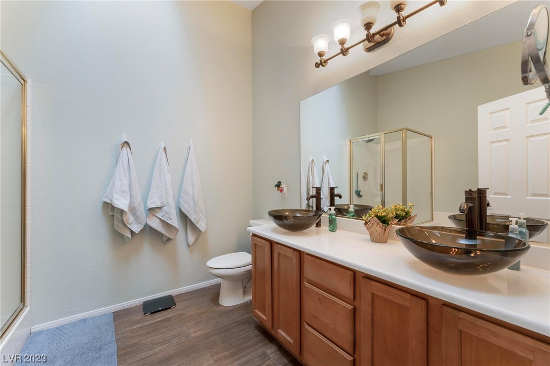 3670 Saint Nazaire Avenue