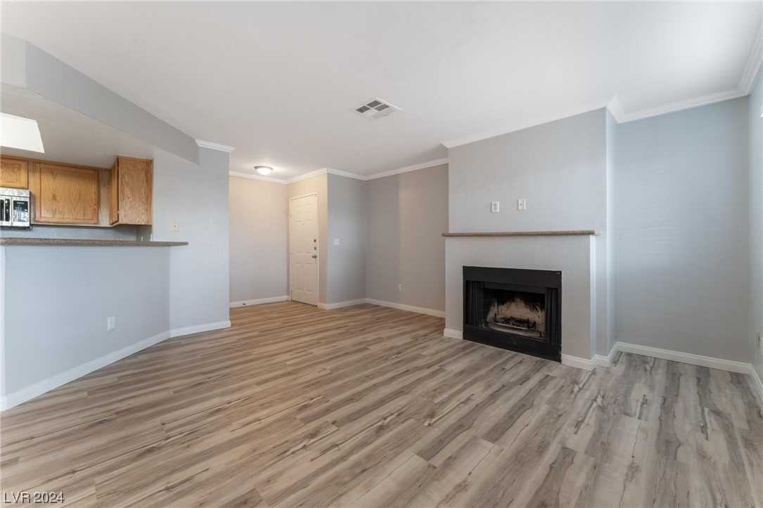 8600 CHARLESTON Boulevard 1033