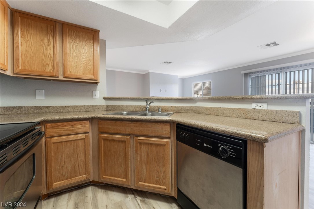 8600 CHARLESTON Boulevard 1033