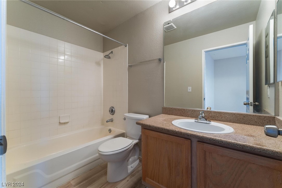 8600 CHARLESTON Boulevard 1033