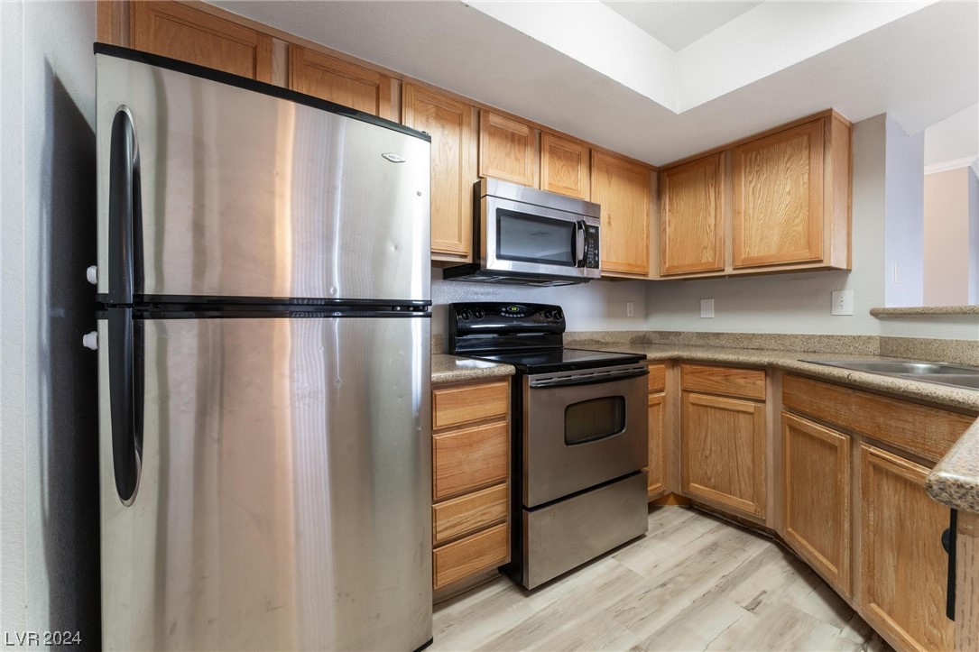 8600 CHARLESTON Boulevard 1033