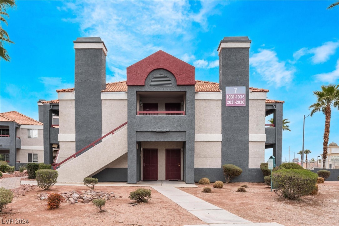 8600 CHARLESTON Boulevard 1033