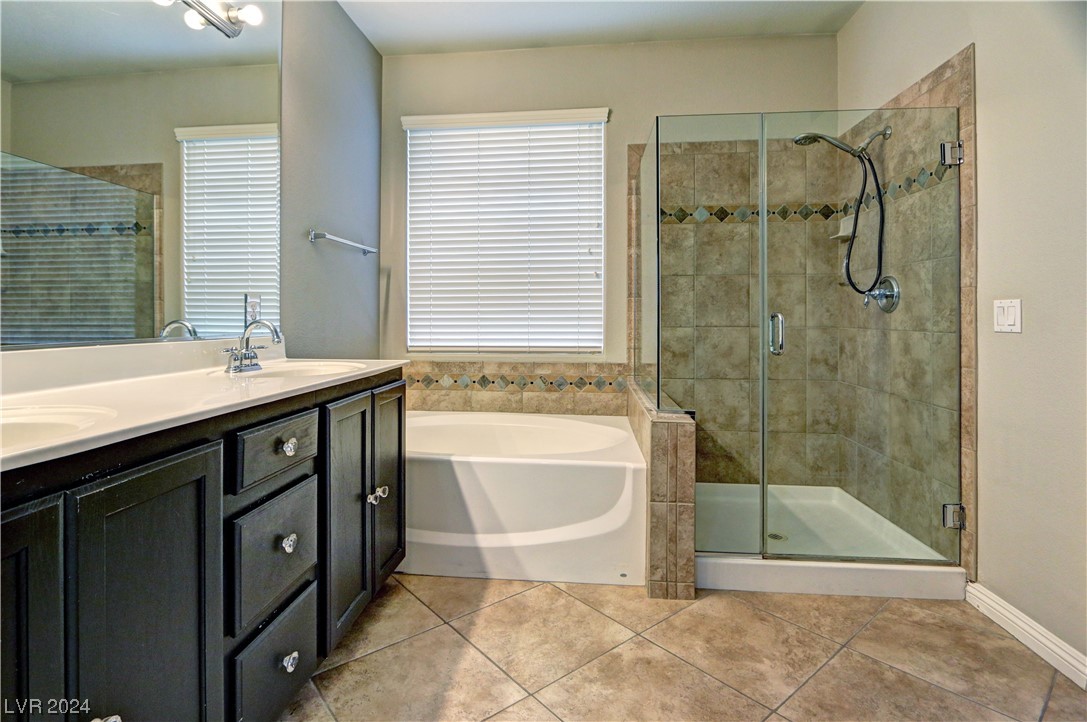 5015 Echo Shire Avenue