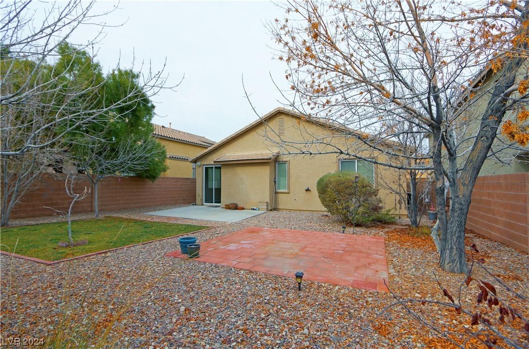 5015 Echo Shire Avenue