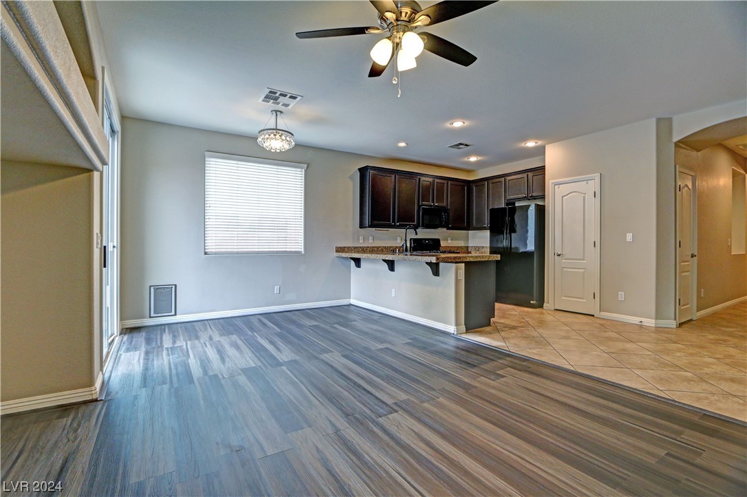 5015 Echo Shire Avenue