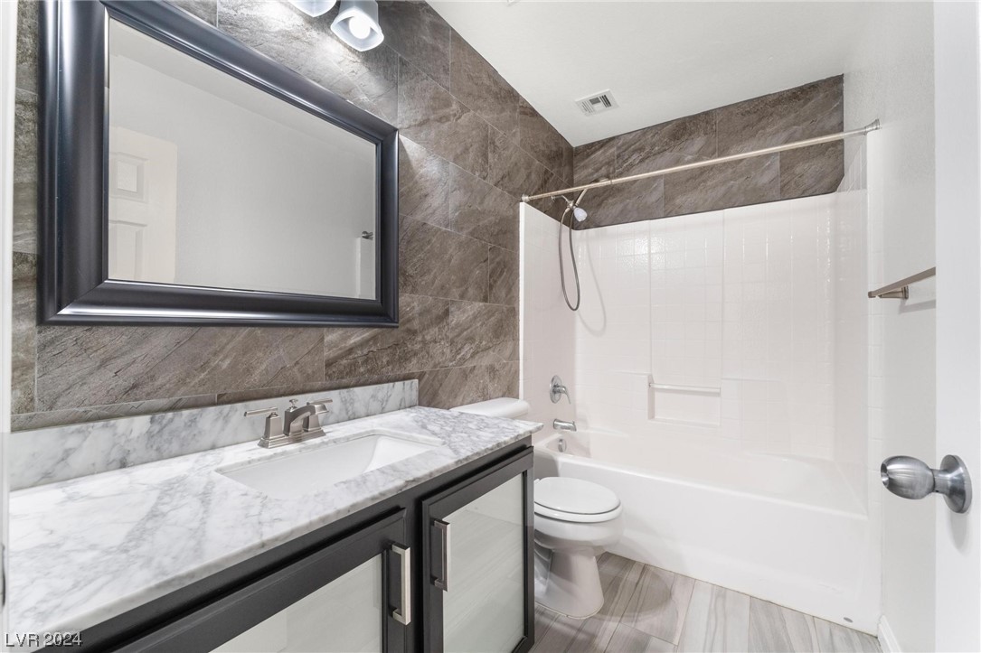 7375 Emerald Glow Street