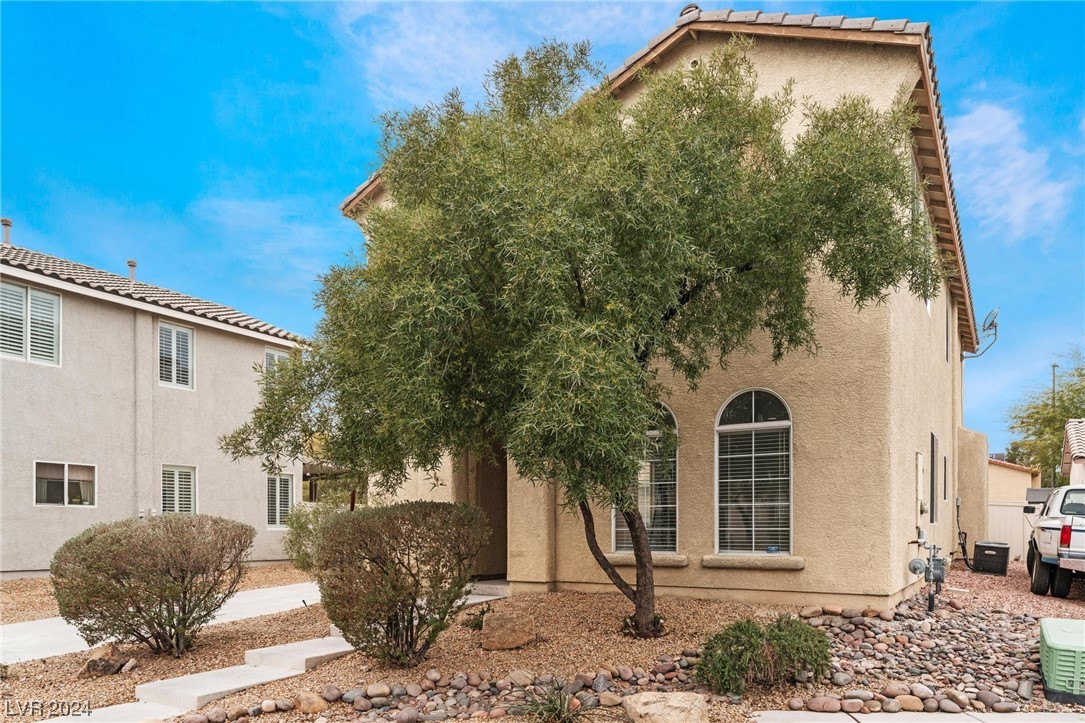 7375 Emerald Glow Street