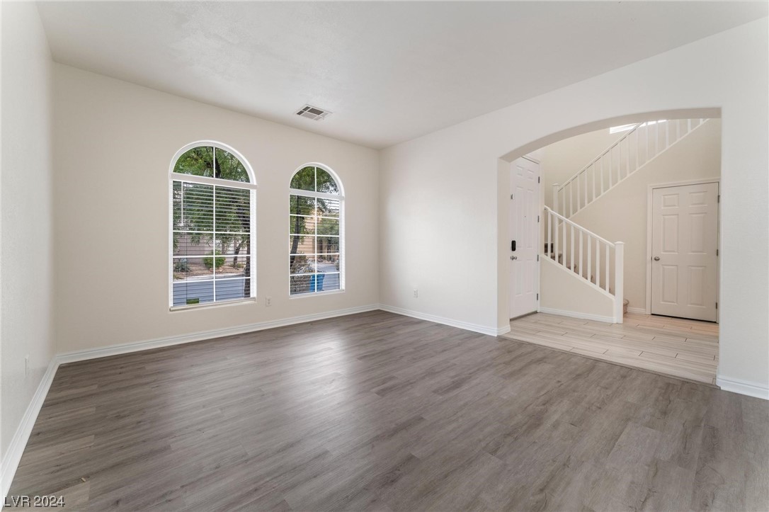 7375 Emerald Glow Street