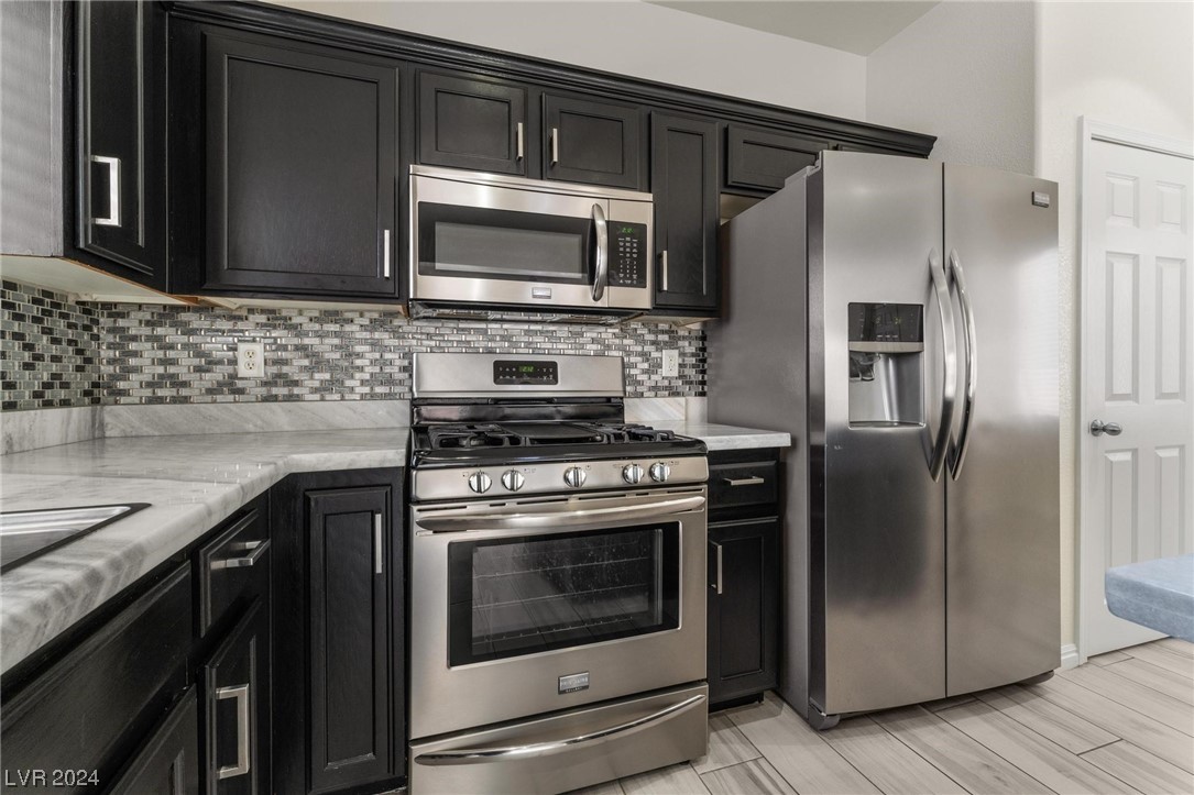 7375 Emerald Glow Street