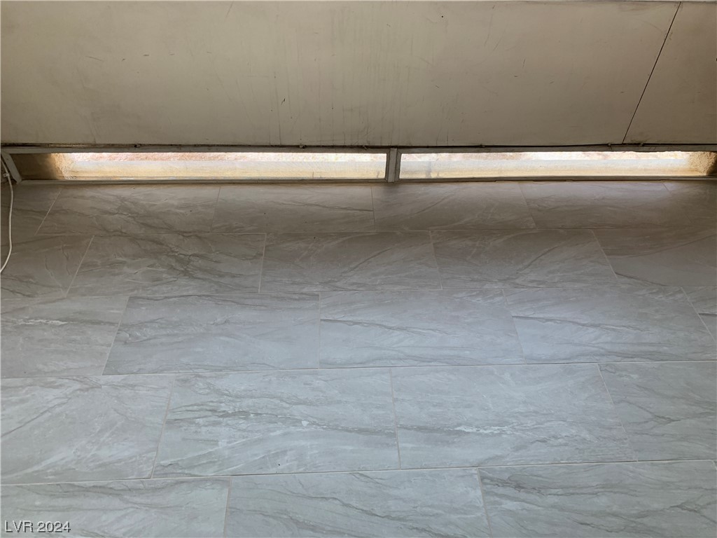 5211 Lindell Road 208