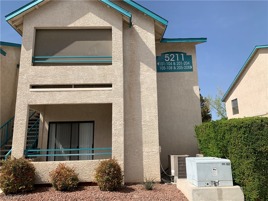 5211 Lindell Road 208