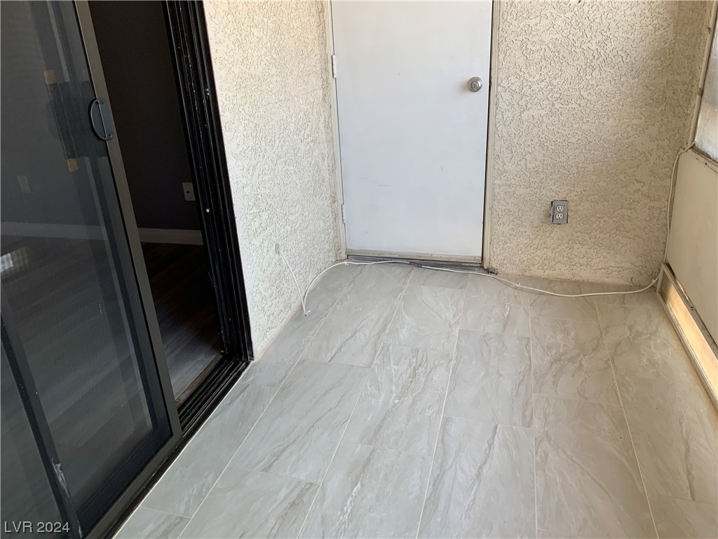 5211 Lindell Road 208