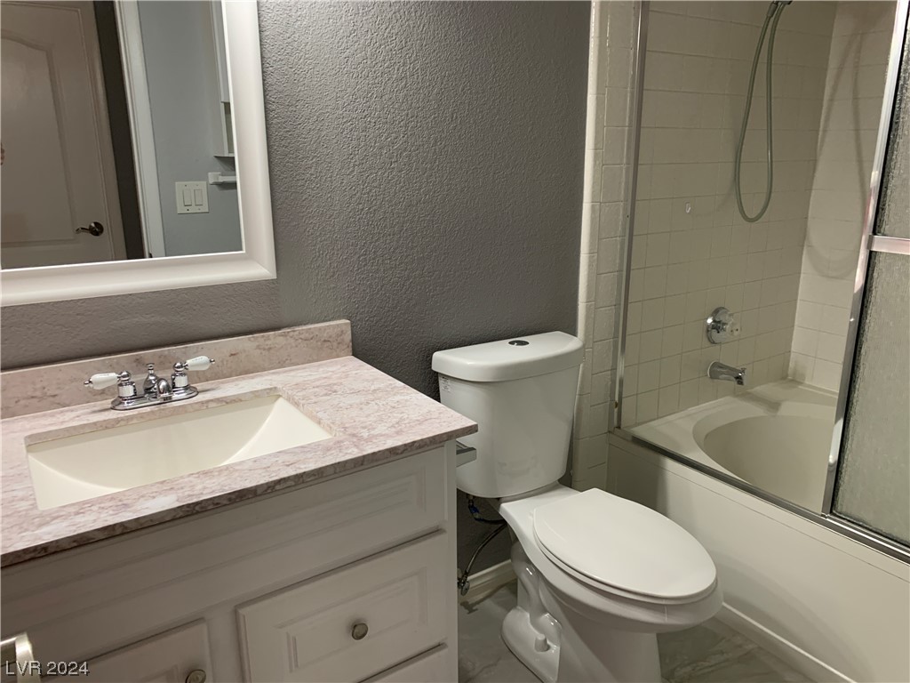 5211 Lindell Road 208