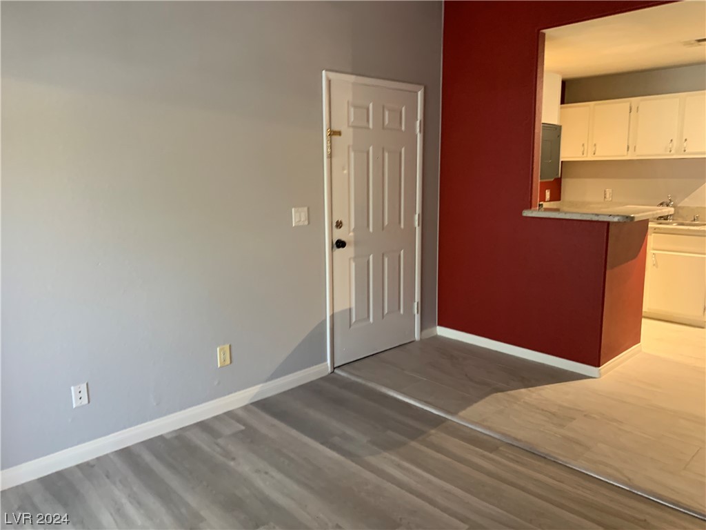 5211 Lindell Road 208