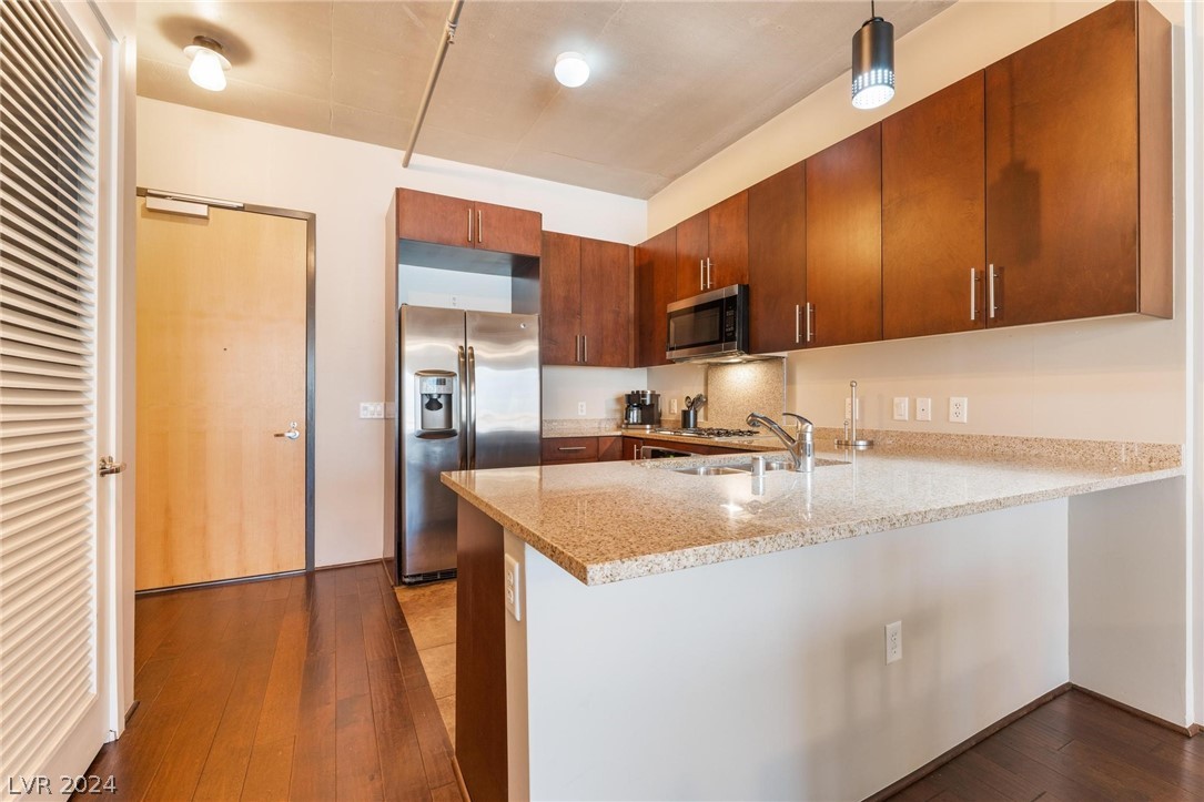 353 East Bonneville Avenue 707