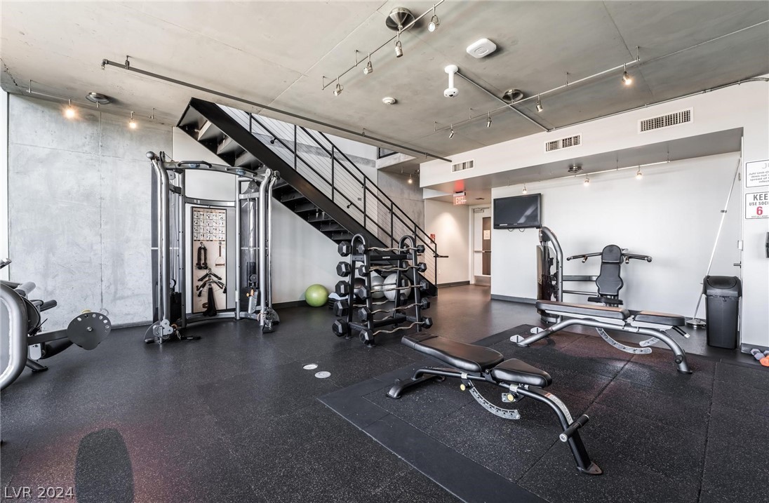 353 East Bonneville Avenue 707