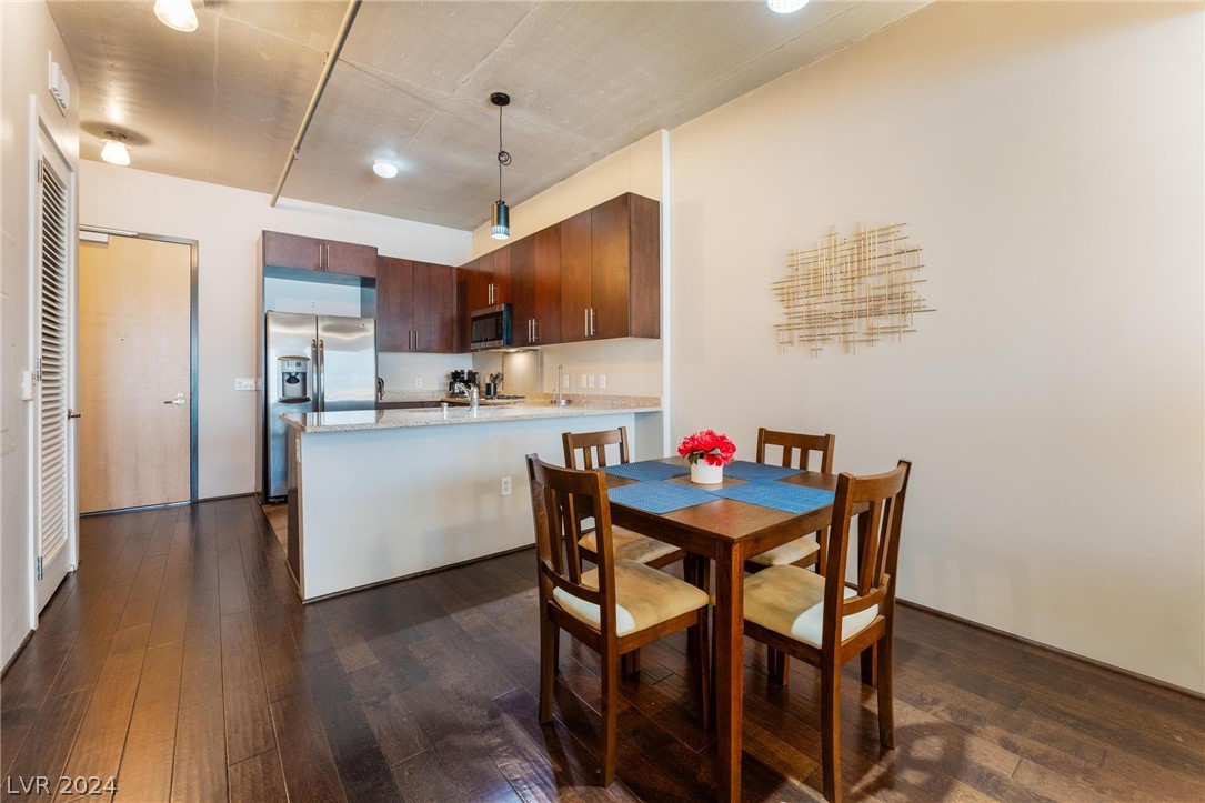 353 East Bonneville Avenue 707