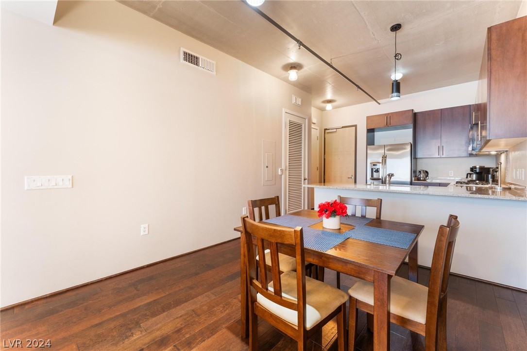 353 East Bonneville Avenue 707