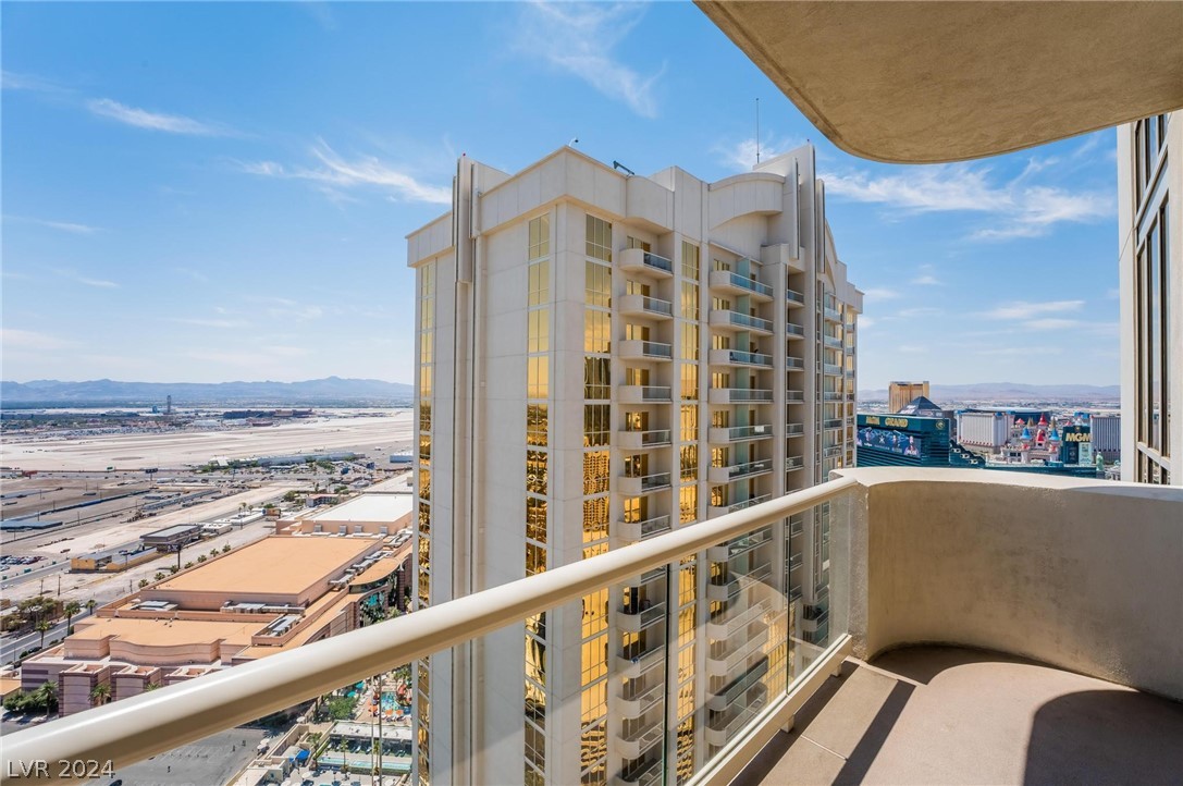 135 East Harmon Avenue 3502 / 3504