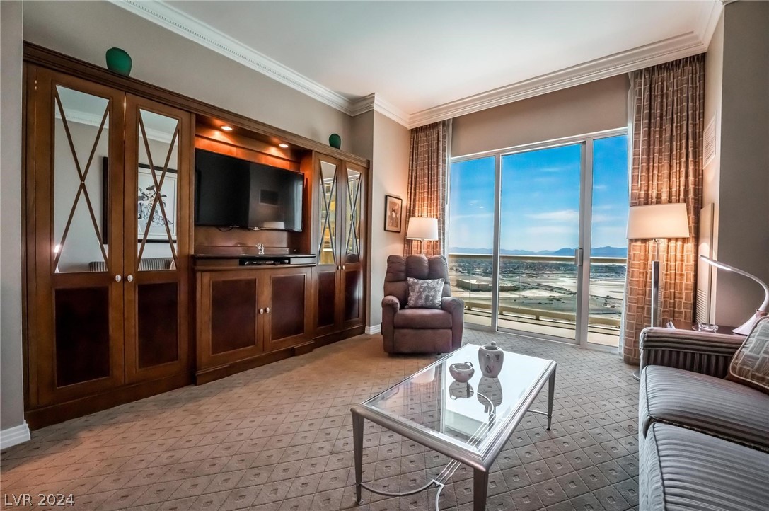 135 East Harmon Avenue 3502 / 3504