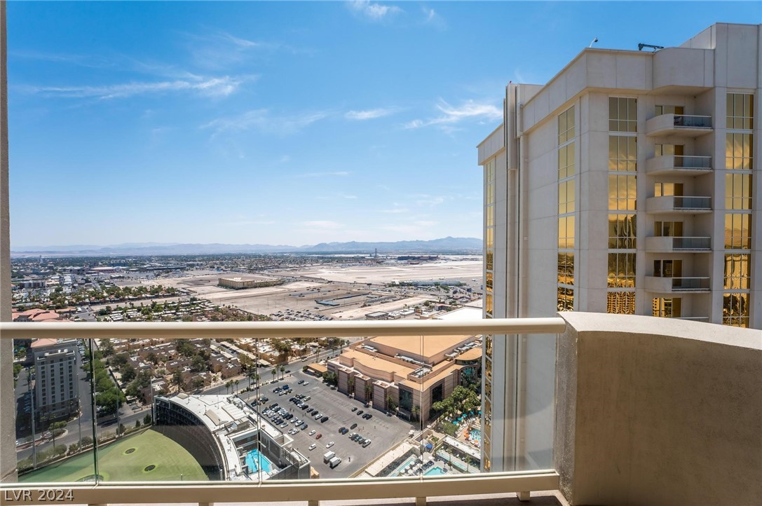 135 East Harmon Avenue 3502 / 3504