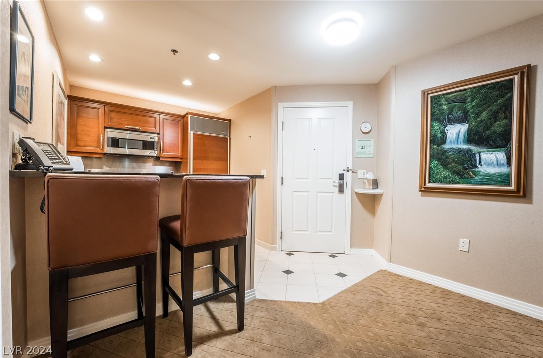 135 East Harmon Avenue 3502 / 3504