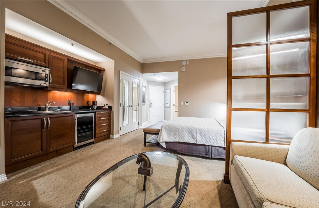 135 East Harmon Avenue 3502 / 3504