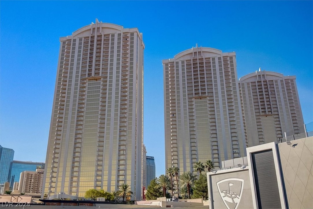 135 East Harmon Avenue 3502 / 3504