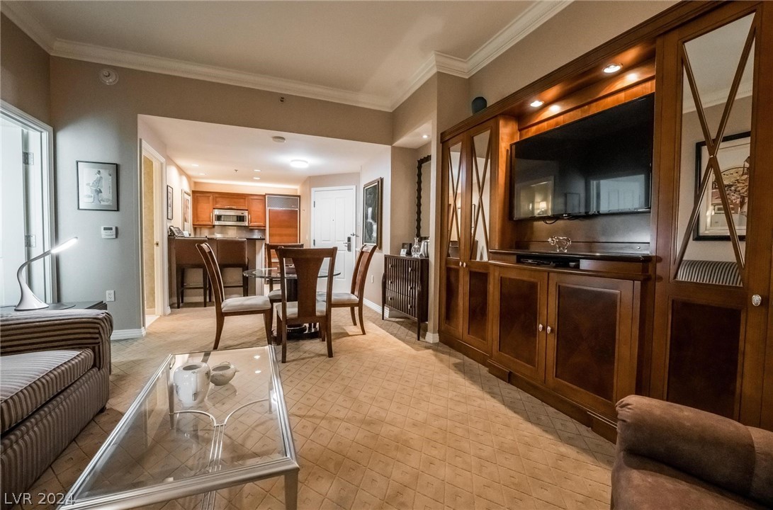 135 East Harmon Avenue 3502 / 3504