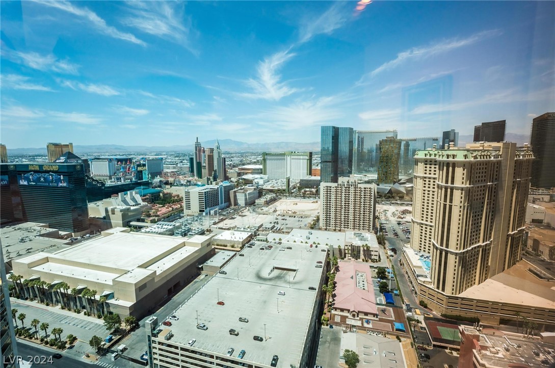 135 East Harmon Avenue 3502 / 3504