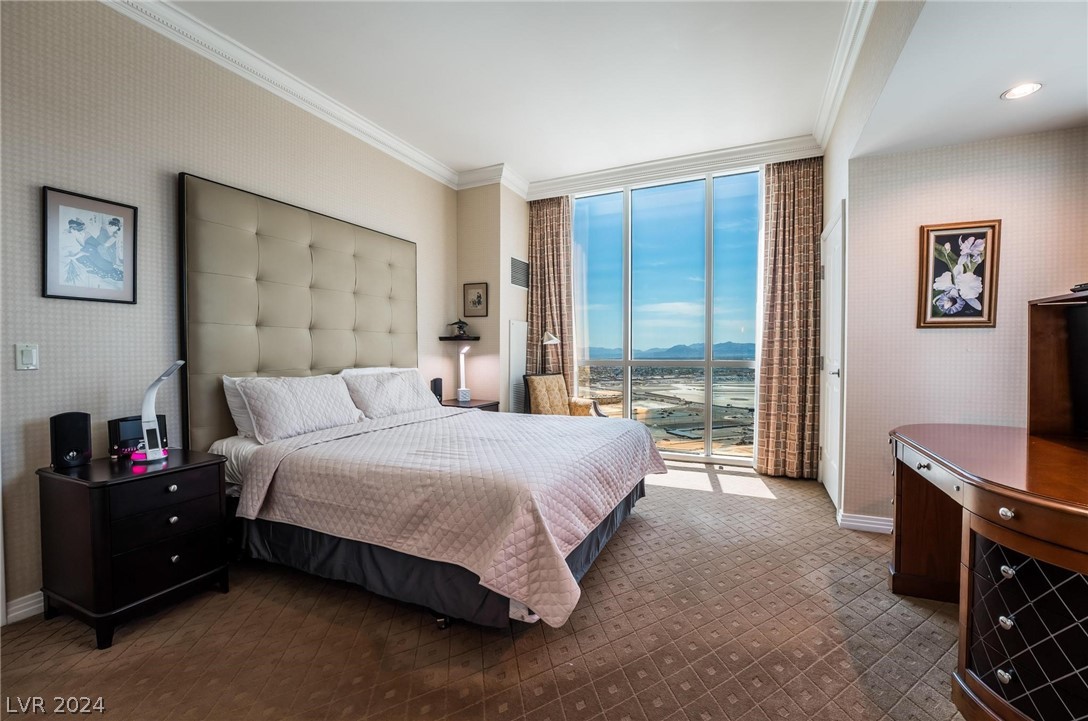 135 East Harmon Avenue 3502 / 3504