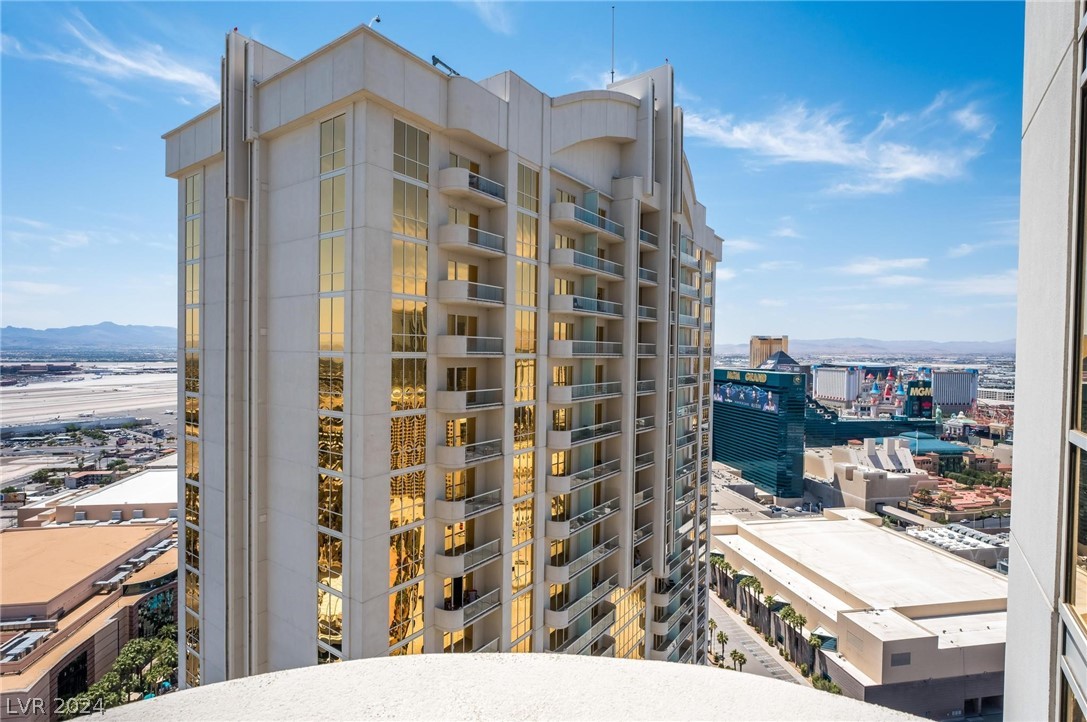 135 East Harmon Avenue 3502 / 3504