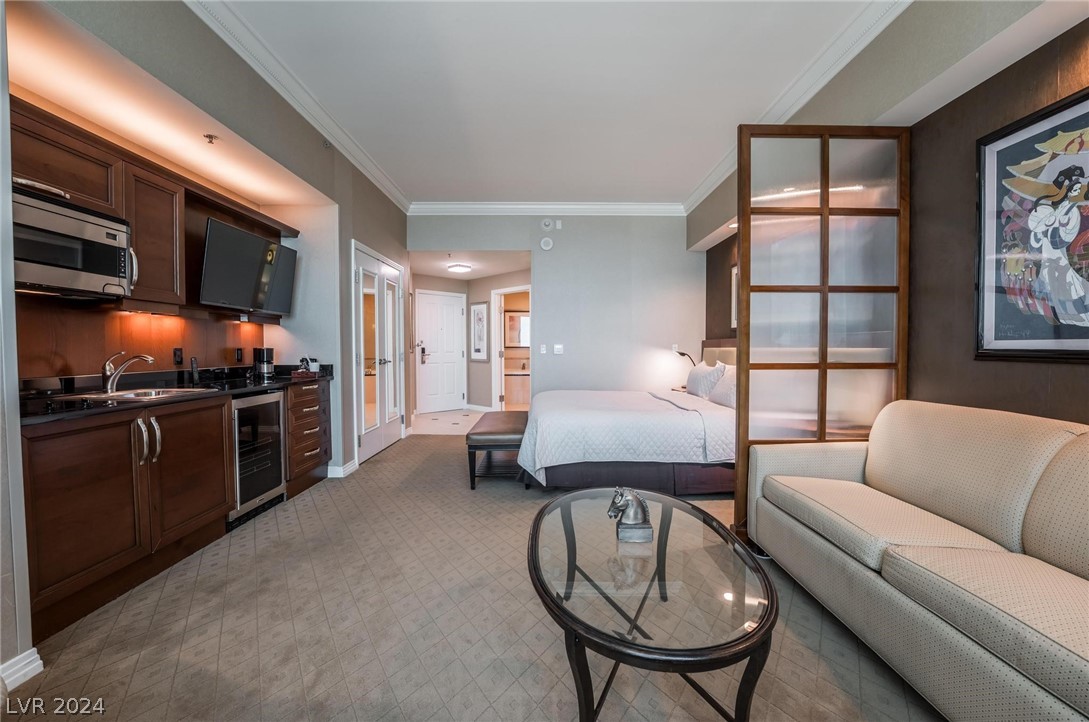 135 East Harmon Avenue 3502 / 3504