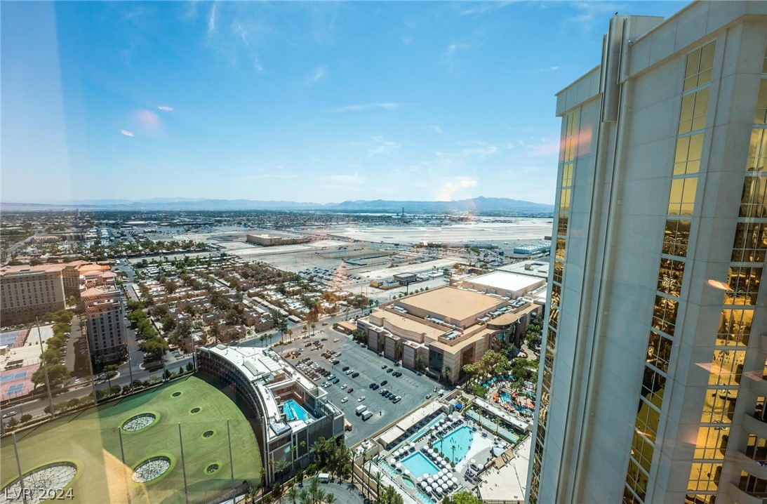 135 East Harmon Avenue 3502 / 3504