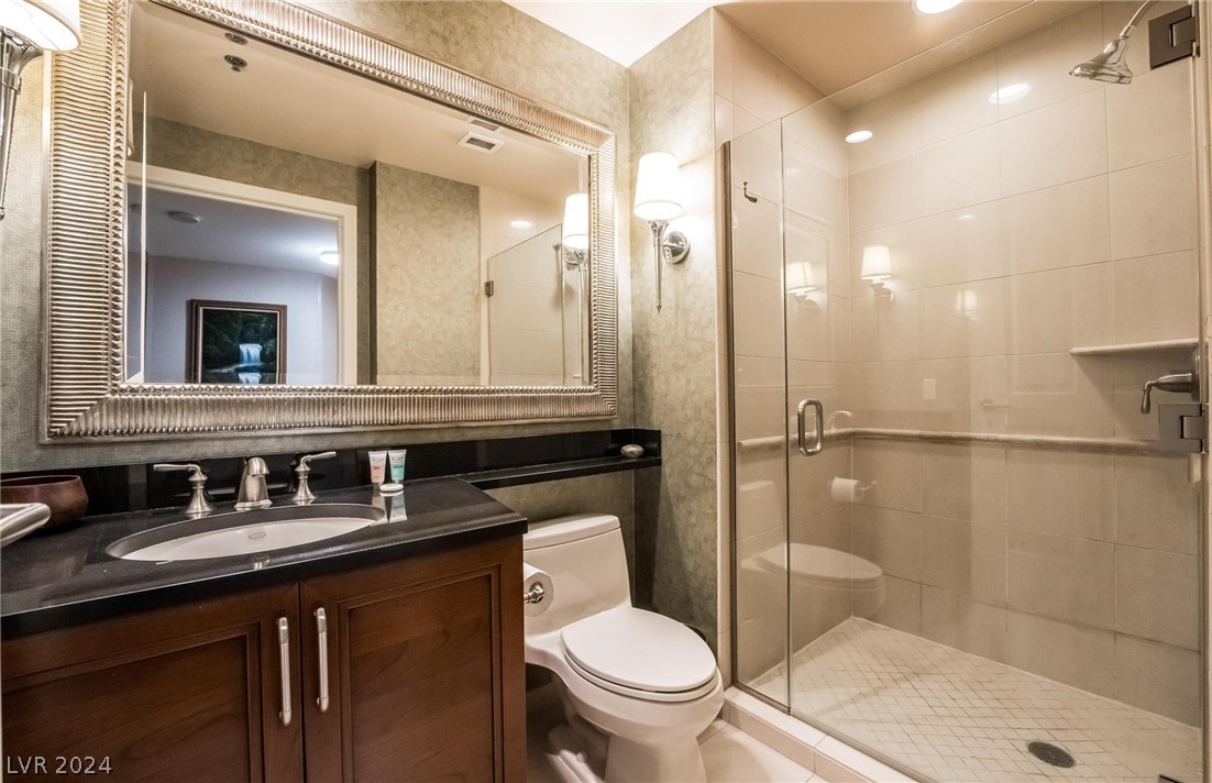 135 East Harmon Avenue 3502 / 3504