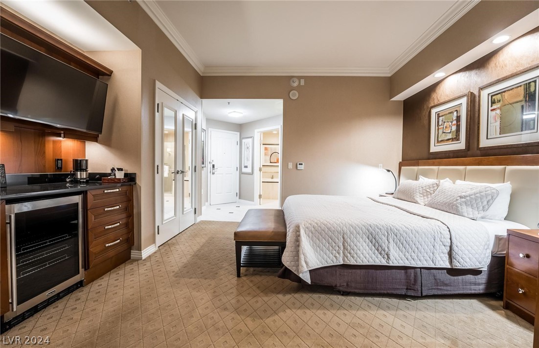 135 East Harmon Avenue 3502 / 3504