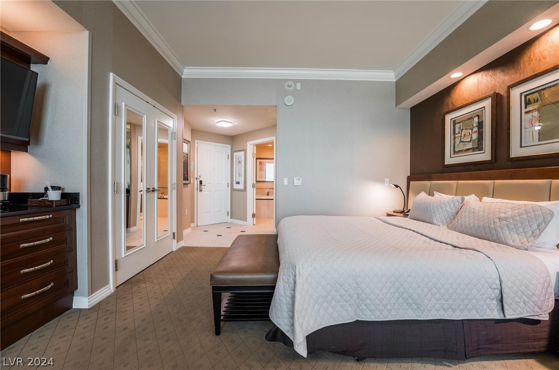 135 East Harmon Avenue 3502 / 3504